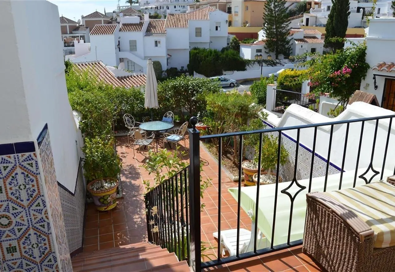 Дом отдыха Вилла Townhouse With Sea View Нерха Испания